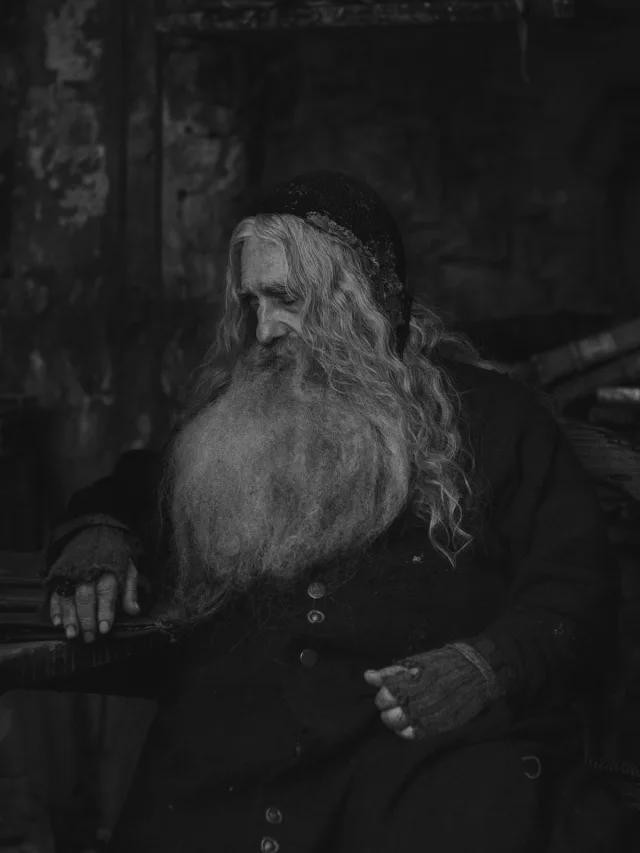First Official Image of Martin Scorsese in Julian Schnabel's 'In the Hand of Dante'